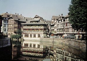 タナーズクォーターにある1572年に建てられたタナーズハウス 作： French School